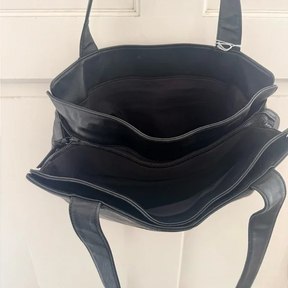 CHANEL Vintage CC Shoulder Bag Large Black Leather with ID Card & COA VGC - Picture 8 of 16